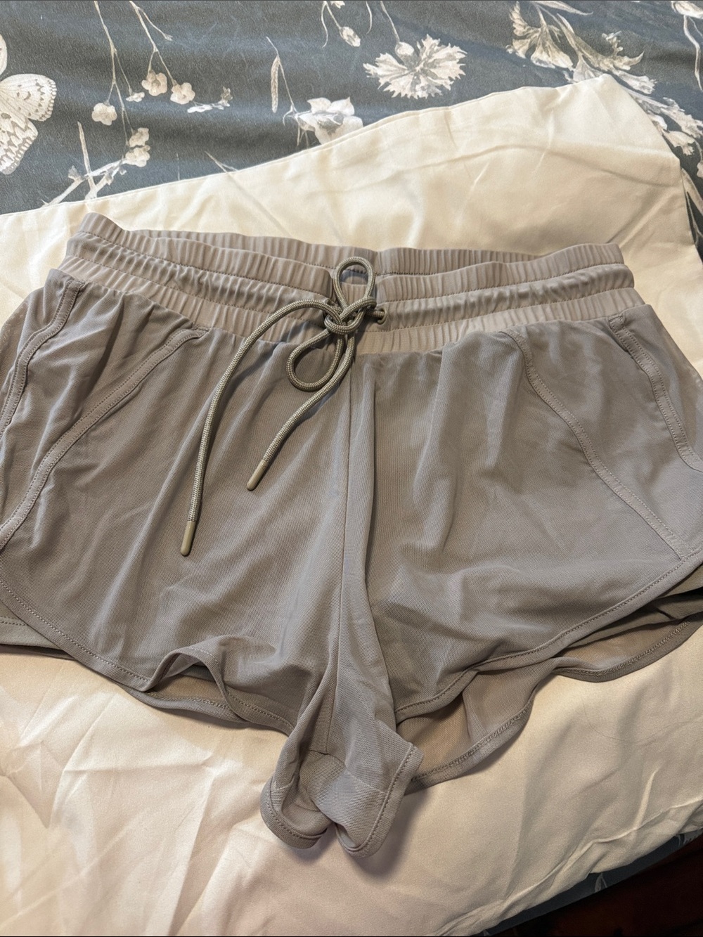 Alo Yoga Women's Athletic Drawstring Shorts in Light Tan
